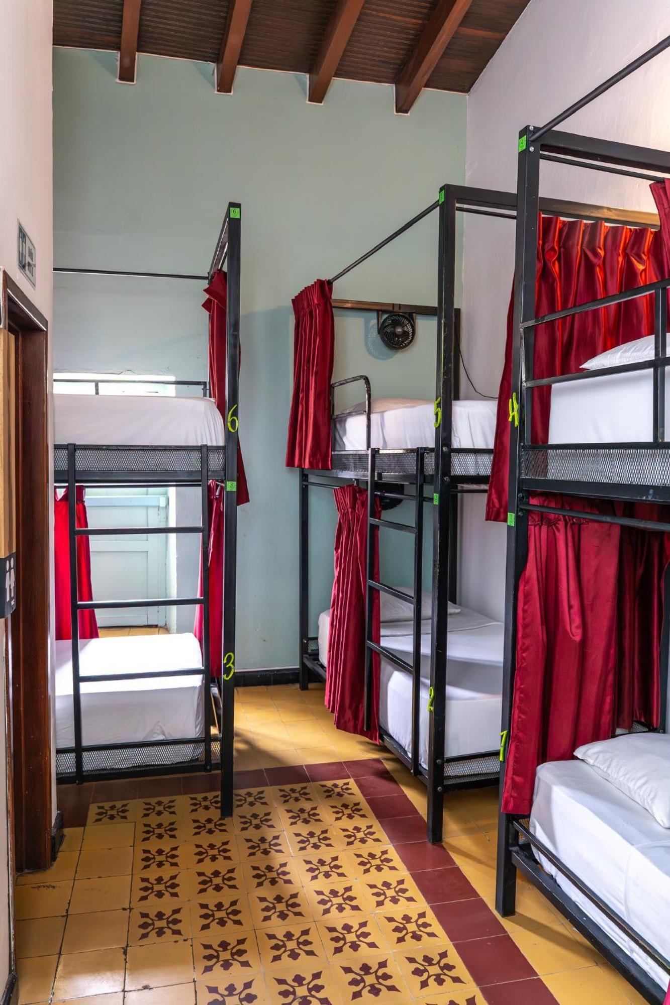 Traveler Hostel 圣希尔 外观 照片